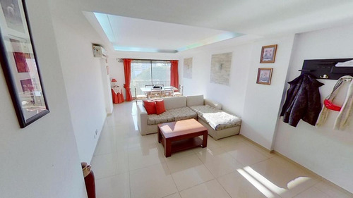 Imagen 2 de 16 de Departamento De Dos Dormitorios · 86 M² · Frente A Plaza Italia