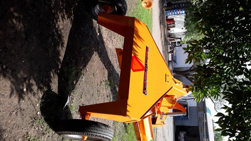 Niveladora De Arrastre Metalbert 2 Ruedas 1700 Kg