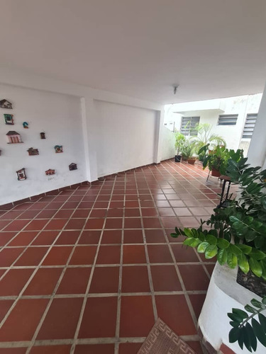 Imagen 7 de 19 de Quinta Tipo Townhouse En Trigal Norte, Valencia. Negociable