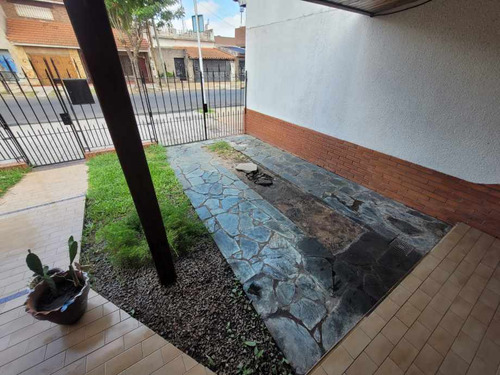 Casa En Venta En Lanus Este