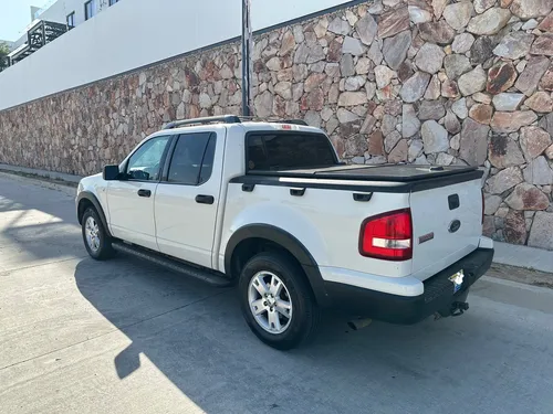 Ford Explorer 4.6 Xlt V8 3er Asiento Sync 4x2 Mt