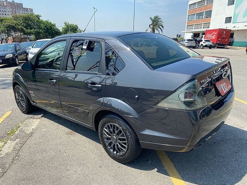 Imagem 3 de 8 de Ford Fiesta Sedan 1.6 Mpi 8v 2013
