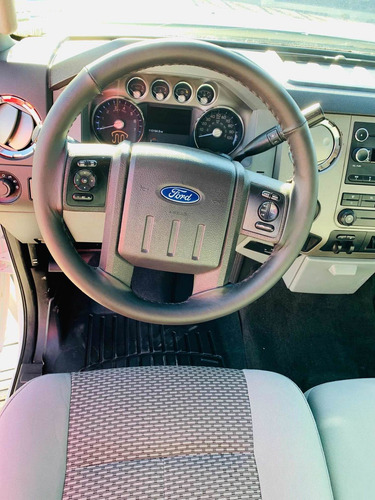 Imagen 13 de 15 de Ford F-250 4x4 Súper Duty