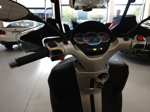Imagen 12 de 25 de Piaggio Mp3 Yourban 300cc Hoferekautomotores