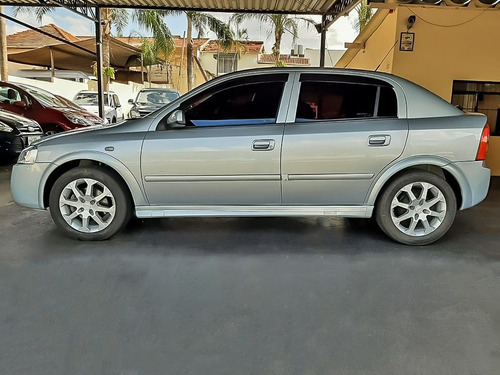 Imagem 12 de 13 de Chevrolet Astra 2.0 Mpfi Advantage 8v