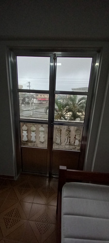 Apartamento De 01 Dormitório Com Vaga De Garagem Coberta !!!