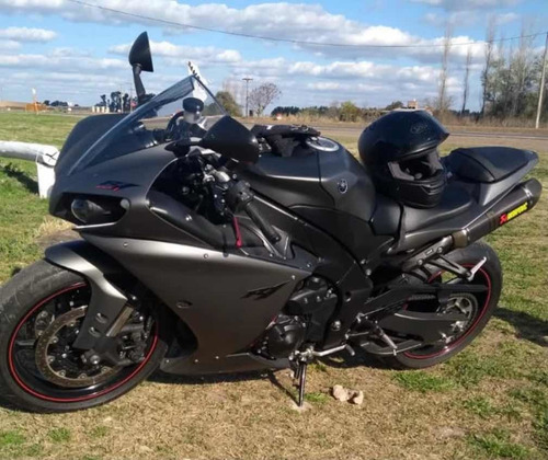 Yamaha R1