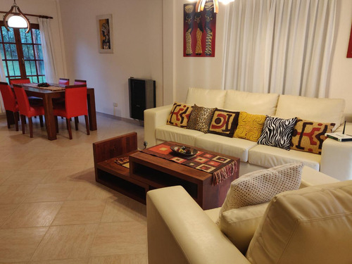 Casa En Venta - 3 Dormitorios 4 Baños 2 Cocheras - 332mts2 - Villa Gesell