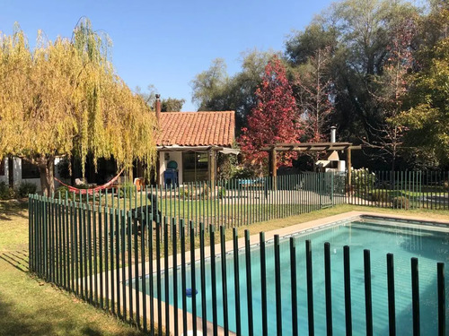 Encantadora Parcela Con Derechos De Agua Para Regar.