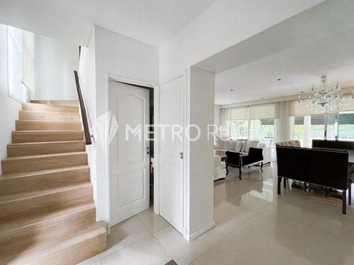 Casa En Venta De 3 Habitaciones En Los Sauces, Nordelta