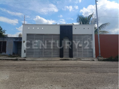 Casa En Venta De Dos Niveles En Mérida, Yucatán