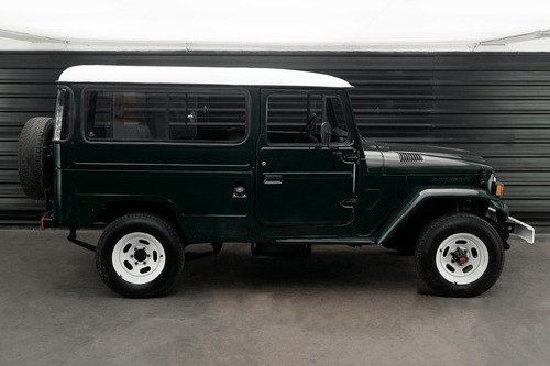 Imagem 2 de 11 de 1983 Toyota Bandeirante