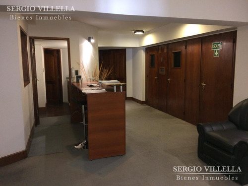 Imagen 2 de 7 de Oficina De Categoría En Venta | Amplia Y Funcional
