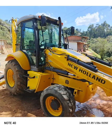 Retroexcavadora New Holland B110b Cabinada Con 4500 Horas