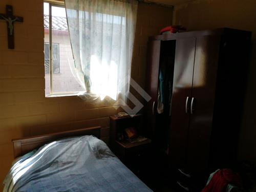 Casa En Venta De 2 Dorm. En Peñaflor Con Patio, Subsidio