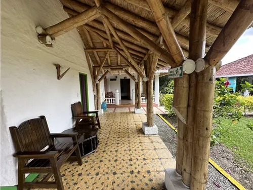 Se Vende Finca Hotel Cerca Al Parque Del Café Pueblo Tapao Quindio