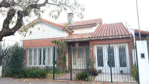 Casa En Venta En Castelar Sur