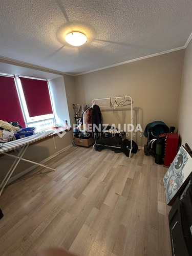 Casa De 3 Pisos En Pasaje Cerrado En Venta. En Ñuñoa