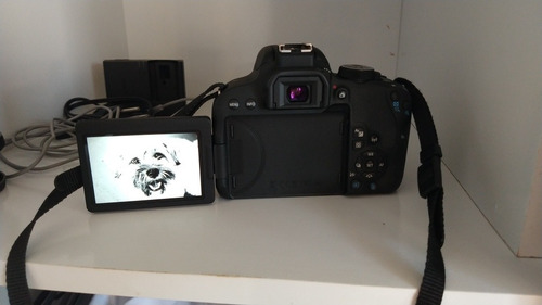 Canon Eos T7i Seminova | Corpo, Lente, Sd 32gb | Poucos Cliq