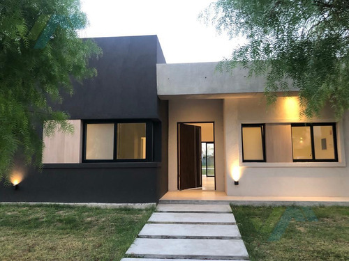 Venta Casa A Estrenar Con Pileta - Pilar Del Este San Ramiro