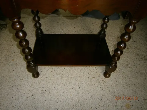 Mesa Auxiliar Cedro Torneada 2 Puestos (Usado)