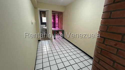 Apartamento Piso Bajo 143 M² 2h, 3b, 2p, Residencias Parque Urimare Con Piscina Pozo De Agua En Calle Cerrada En Venta En La Tahona Calle Cangilon Caracas