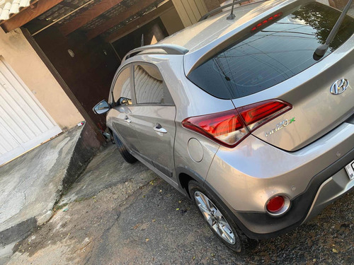 Imagem 7 de 8 de Hyundai Hb20x 2016 1.6 Style Flex Aut. 5p