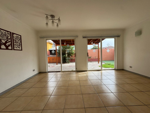 Casa En Arriendo Serena Oriente En Pasaje 4dor/3 Baños!