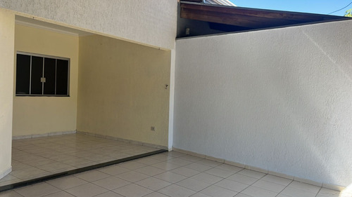 Casa Com 3 Quartos E 2 Banheiros À Venda, 133 M² Por R$ 405.000