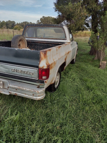 Camioneta Chevrolet Cheyene 81 Con Motor Toyota,caja De 5ta