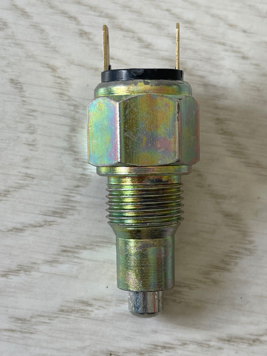 Bulbo Interruptor Retroceso De Automovil