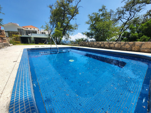 Venta De Villa Ahuehuete Dentro De Fracc Gran Reserva Con Todos Los Servicios En Ixtapan De La Sal Edomex
