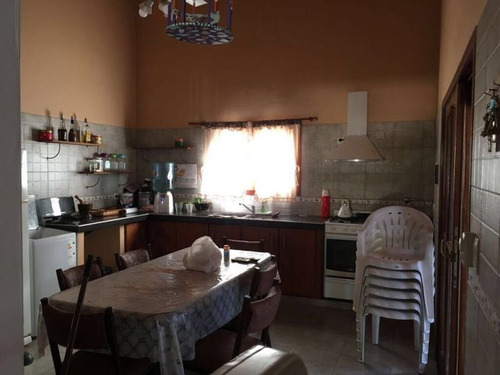 Casa En Venta En Lobos