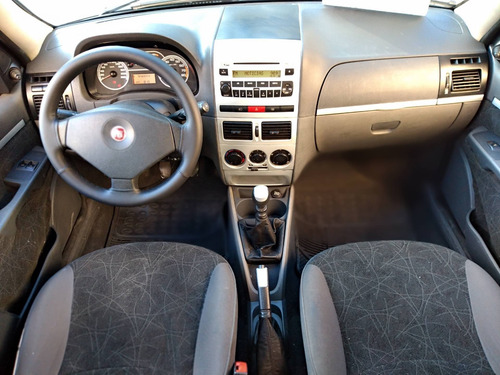 Imagem 11 de 14 de Fiat Siena 1.8 Mpi Hlx 8v Flex 4p Manual