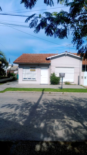 Venta Casa 2 Dormitorios Miramar Con Cochera