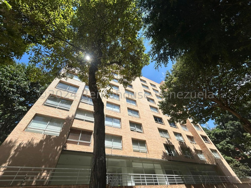 Apartamento Remodelado En Venta En El Rosal En Edificio Nuevo 24-20987 Iq