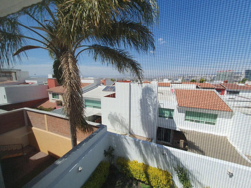 Hermosa Residencia En Centro Sur, Claustros Del Sur, C.342 M2, 3 Niveles