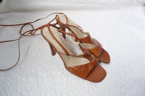 Sandalias Sarkany Marrones De Cuero, Talle 38