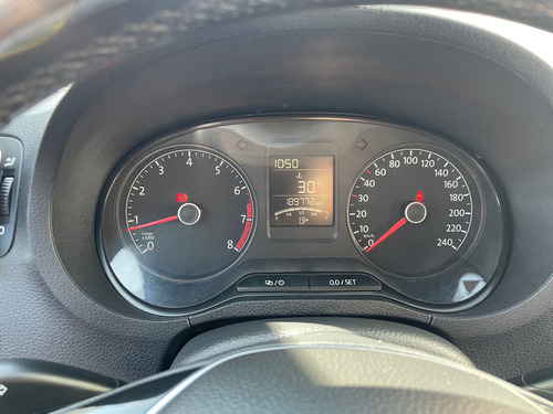 Volkswagen Vento 1.6 Confortline Mt