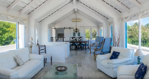 Hermosa Casa En Venta De 5 Dormitorios En Solanas, Punta Del Este.