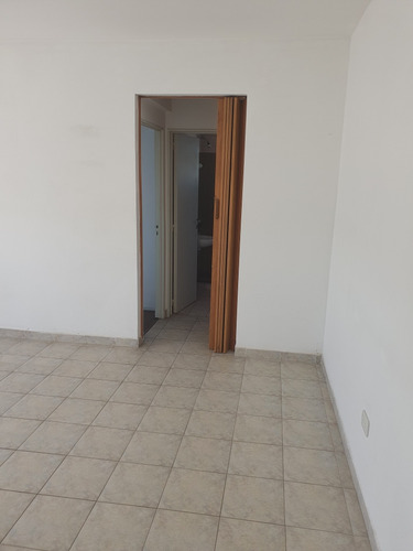 Departamento 2 Ambientes En Flores Con Renta