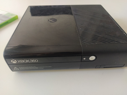 Xbox 360 Slim Stingray + Juego. Sin Cables, Solo Consola
