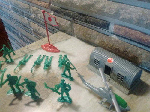 Imagen 4 de 4 de Antiguo Lote Set Soldaditos Japoneses Base Helicoptero