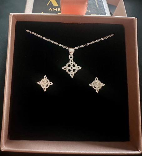 Conjunto Nudo De Brujas Plata Fina Protección Collar Y Aros