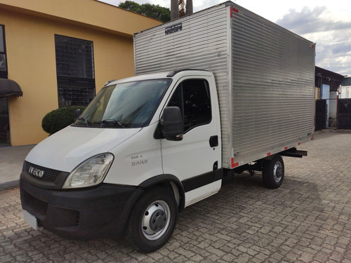 Imagem 2 de 10 de Iveco Daily 35s14 - 2016/16 - Único Dono 245.000 Km Promoção