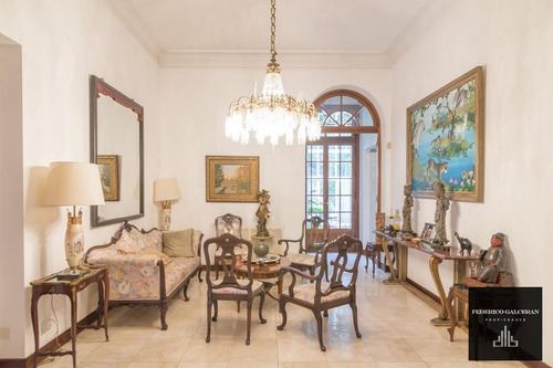 Imagen 14 de 30 de Casa Estilo Frances Con Jardin En Zona De Embajadas