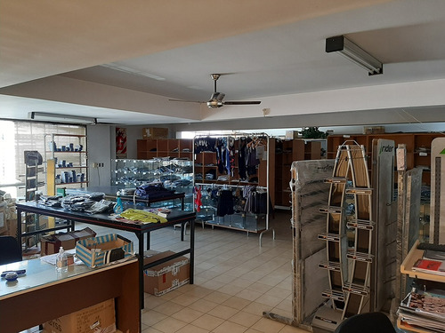 Importante Local En La Ciudad De Capitán Bermúdez
