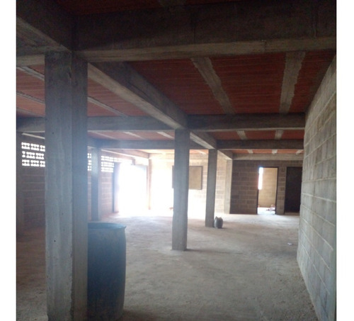 Imagen 11 de 14 de Edificio Comercial, La Candelaria