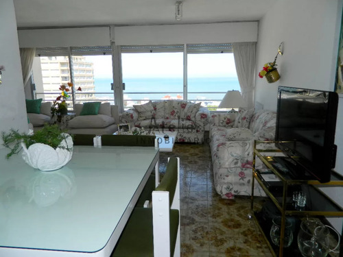 Venta De Apartamento 2 Dormitorios , Peninsula, Punta Del Este, Con Excelentes Vistas A Playa Brava, Playa Mansa Y Hasta José Ignacio!!!