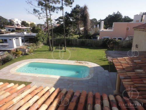Imagen 24 de 30 de Chalet De 1.800m2, 4 Dormitorios Y Piscina En Pinares, Punta Del Este